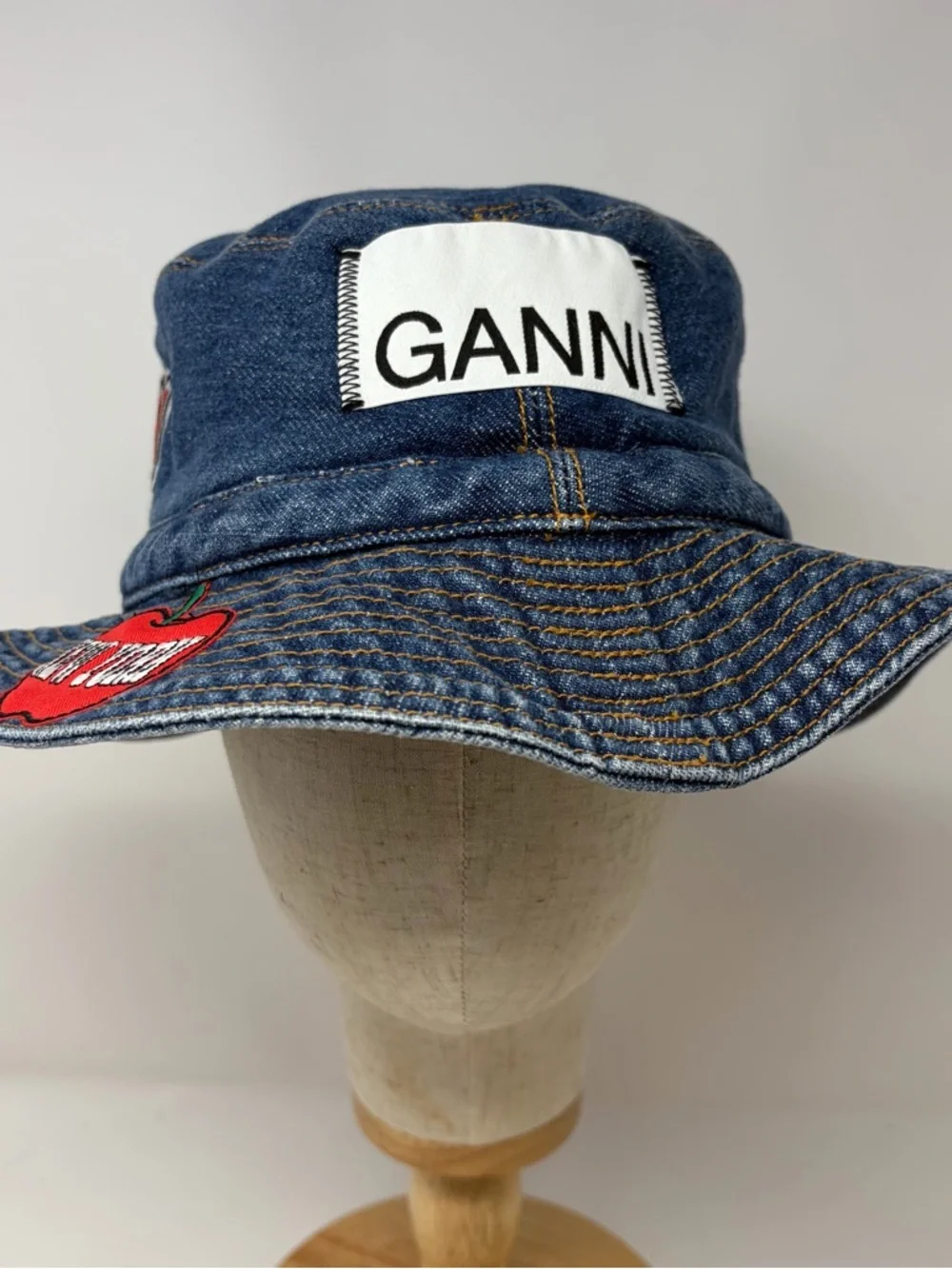GANNI Denim‎ Bucket Hat Patch Logo New York Apple Blue